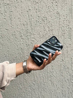 Shimmering Wavy Black edition