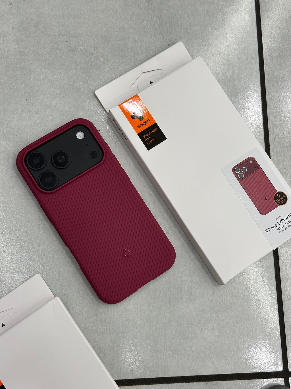 Spigen Magarmor Gen 1