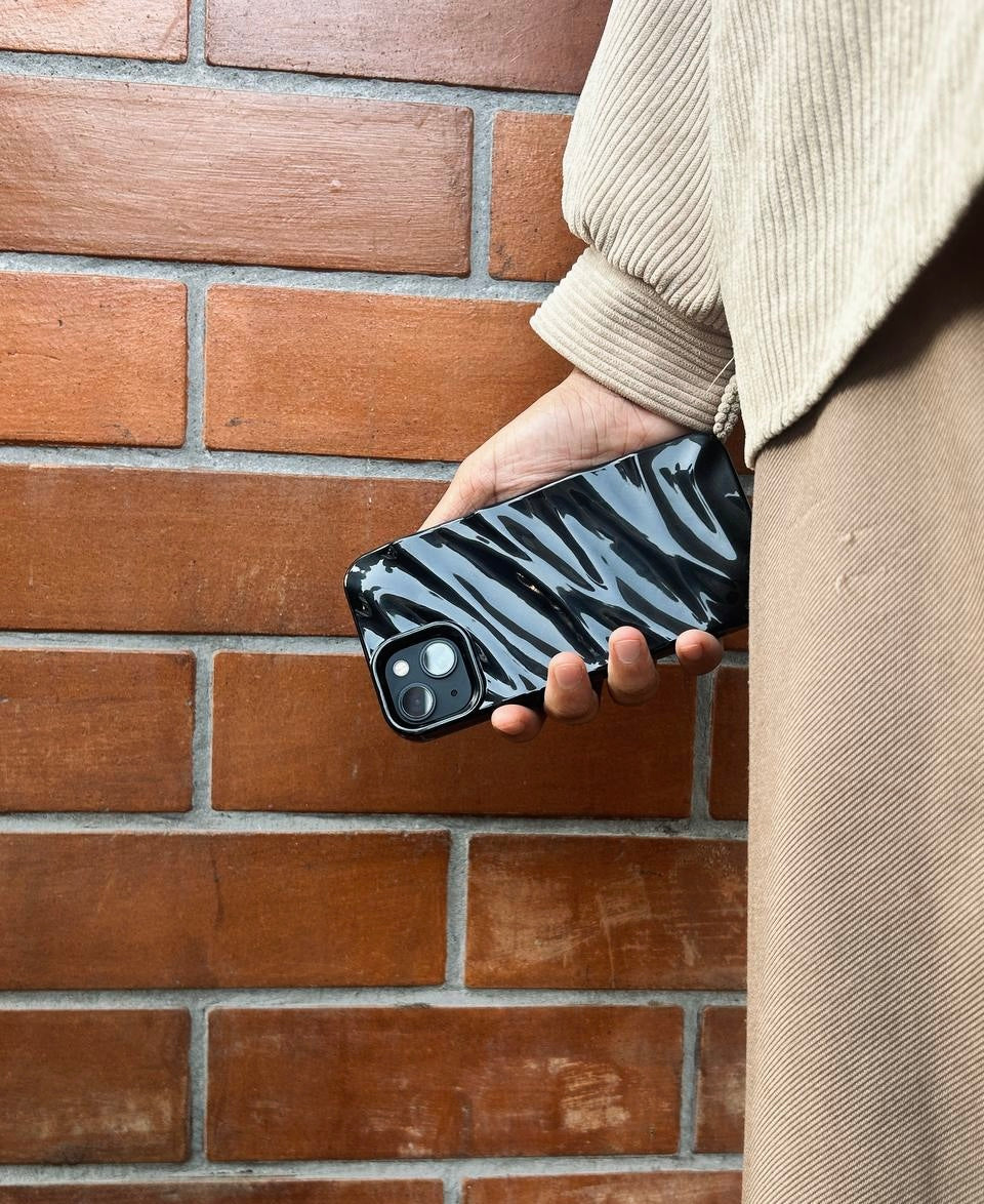 Shimmering Wavy Black edition