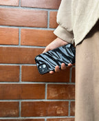 Shimmering Wavy Black edition