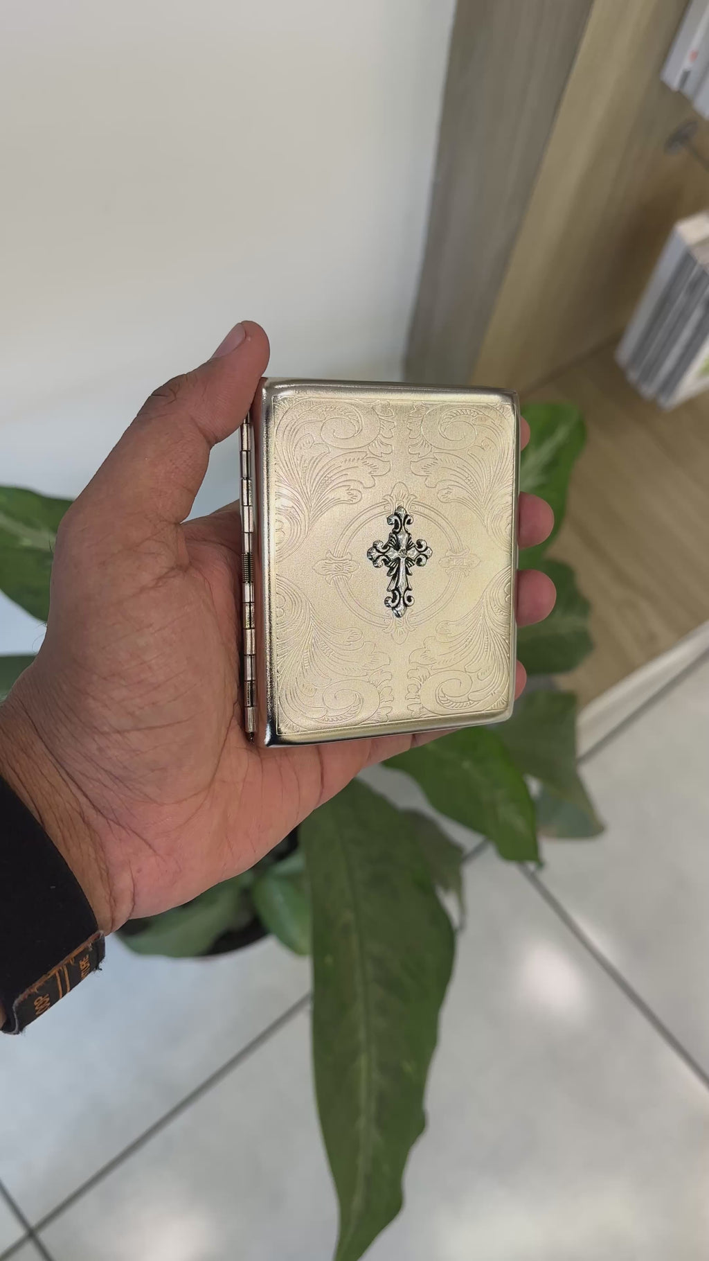 Classic Cross Metal Wallet
